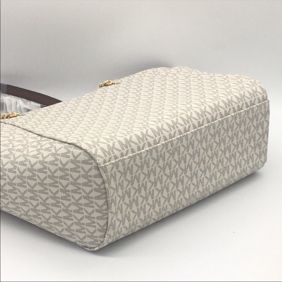 MICHAEL KORS LG CHAIN SHOULDER TOTE VANILLA
NWT - Picture 6 of 16